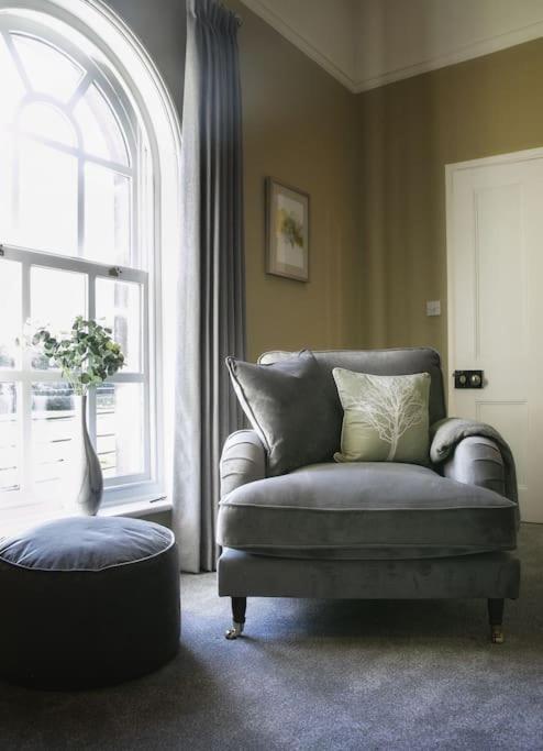 Walshford Lodge Cowthorpe Экстерьер фото