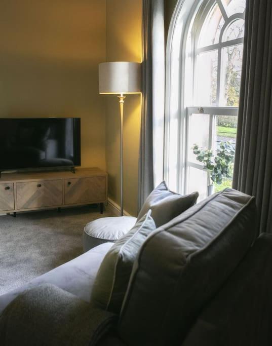 Walshford Lodge Cowthorpe Экстерьер фото